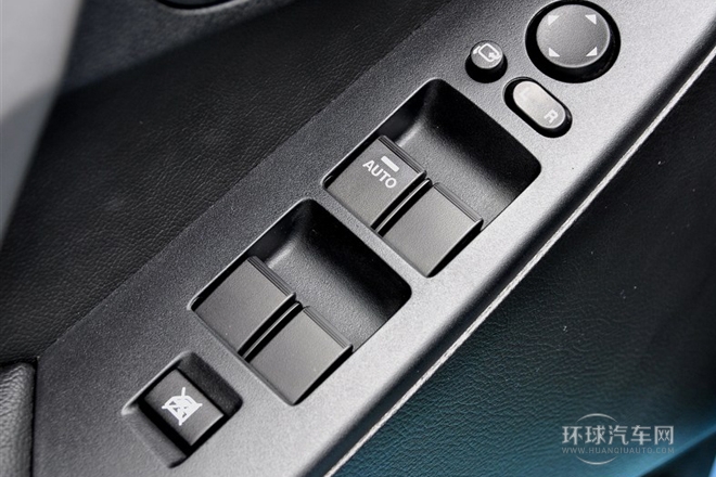 2012款 兩廂 2.0L 自動(dòng)豪華型