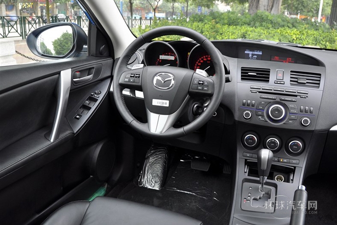 2012款 兩廂 2.0L 自動豪華型