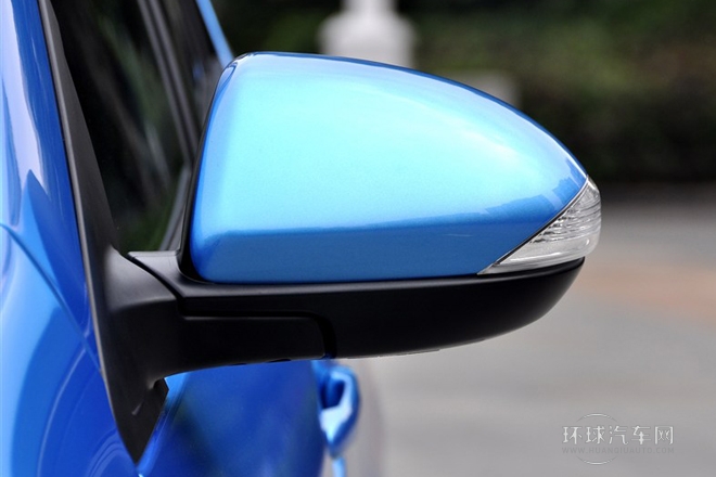 2012款 兩廂 2.0L 自動豪華型