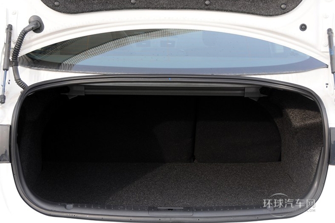 2013款 三廂 1.6L 自動精英型