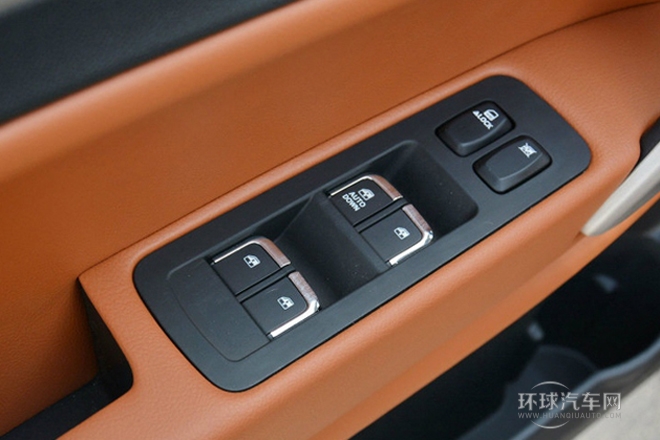 2014款 2.0L 手動尊貴版