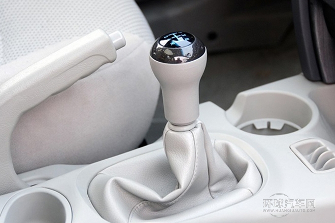 2013款 2.0L 兩驅(qū)豪華版