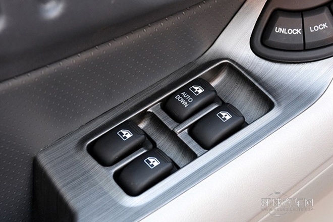 2013款 2.0L 兩驅豪華版