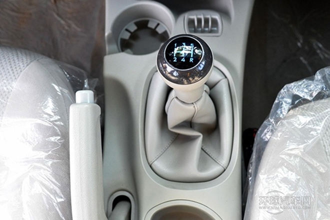 2013款 2.0T 四驅公務版