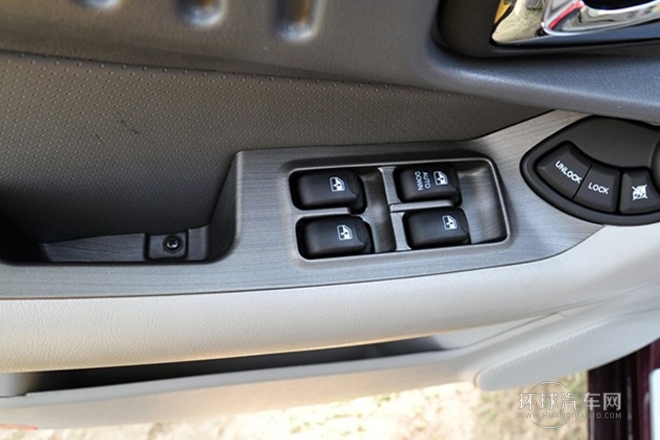 2013款 2.0T 四驅公務版