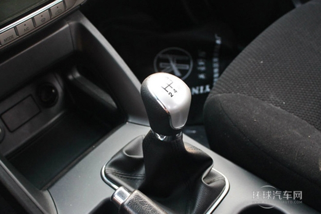 2013款 2.4L 兩驅(qū)經(jīng)典型