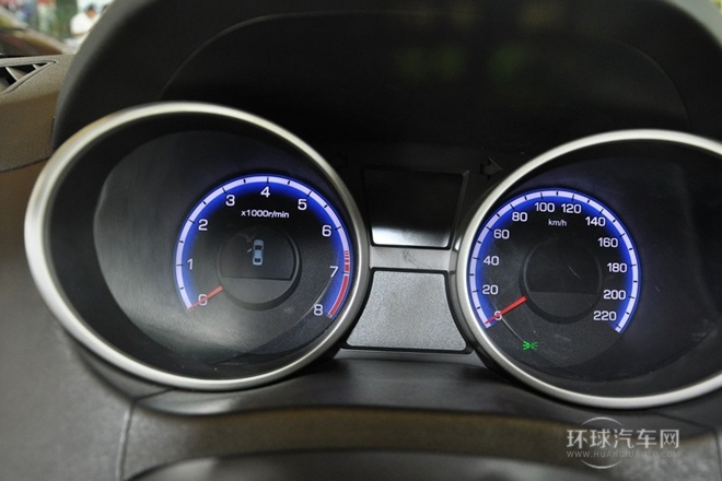 2013款 2.4L 四驅(qū)豪華版