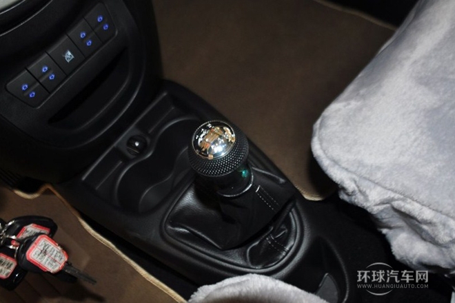 2012款 CROSS 1.0L 豪華型