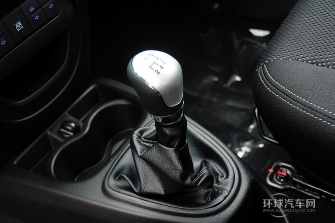 2013款 1.0L 豪華型