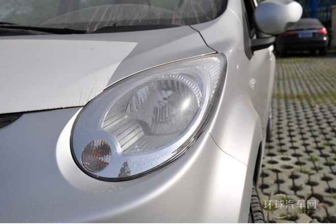 2013款 國際版 1.0L 導(dǎo)航型