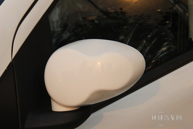 2013款 國(guó)際版 1.0L 豪華型