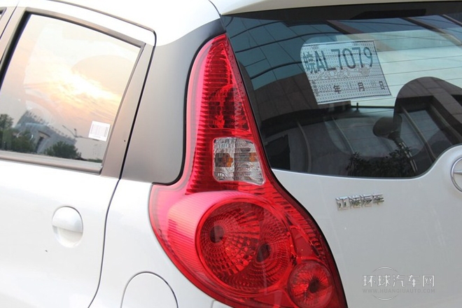 2013款 國(guó)際版 1.0L 豪華型