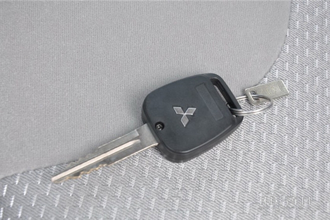 2011款 2.0L 自動擋豪華型