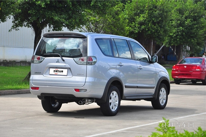 2011款 2.0L 自動擋豪華型