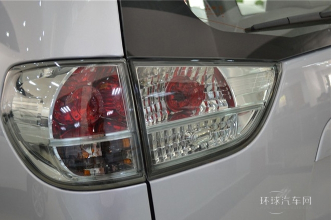 2011款 2.0L 自動擋旗艦型