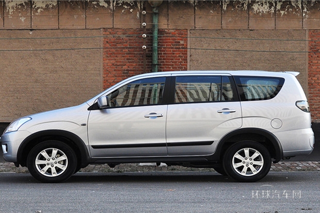 2011款 2.0L 自動擋旗艦型