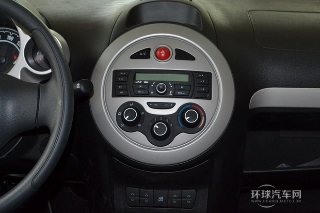 2013款 國際版 1.0L 舒適型