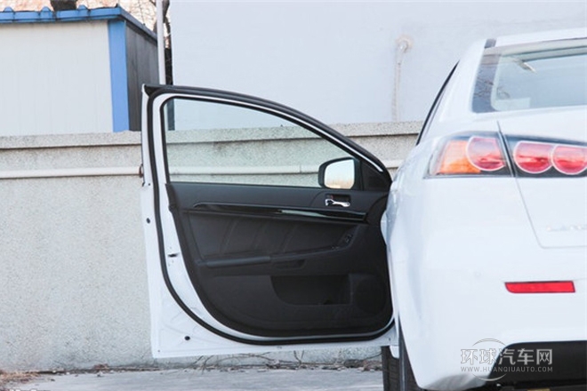 2013款 風(fēng)尚版 1.6L 手動豪華型