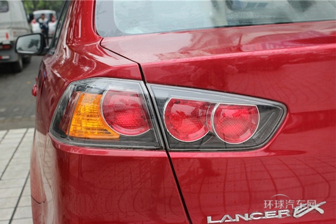 2013款 致尚版 1.8L 手動豪華型