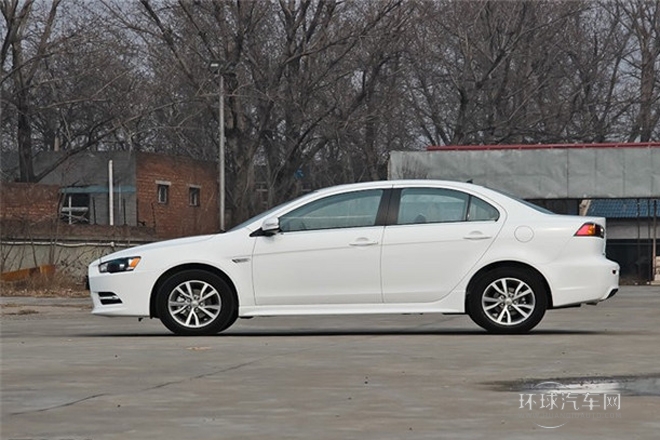 2013款 致尚版 1.8L CVT豪華型