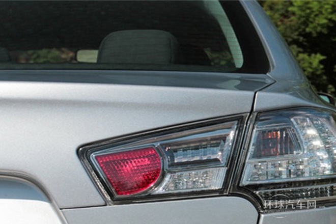 2013款 1.8L 手動舒適型 國IV