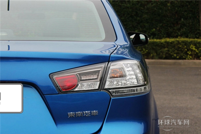 2013款 1.8L 手動舒適型 國V