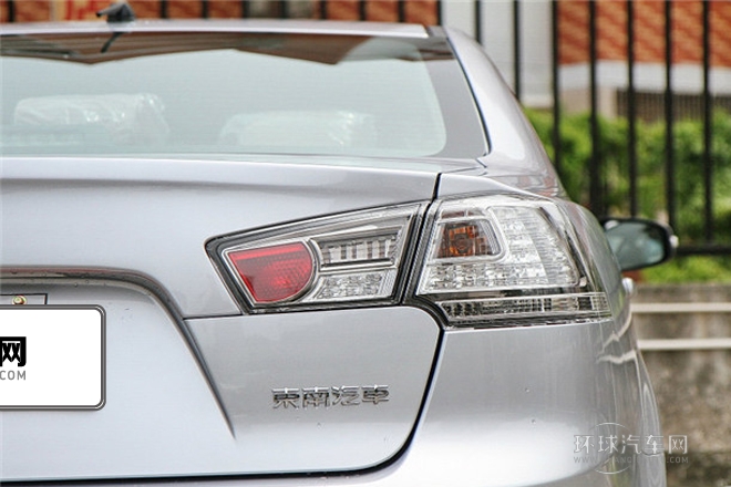 2013款 1.8L 自動豪華型 國V