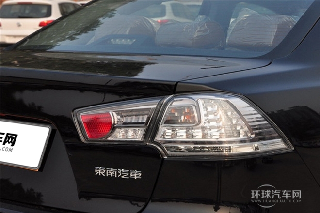 2013款 1.8L 自動(dòng)旗艦型 國(guó)V