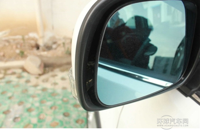 2012款 1.5L 兩驅(qū)豪華型