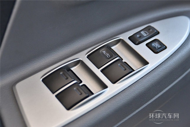 2013款 1.5T 手動(dòng)雅尚型