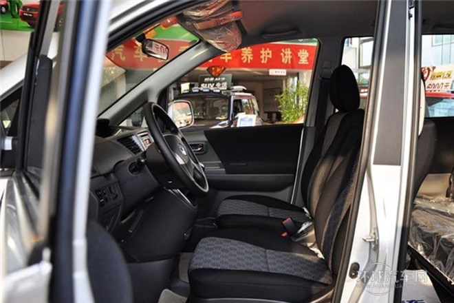 2013款 2.0L 自動舒適型