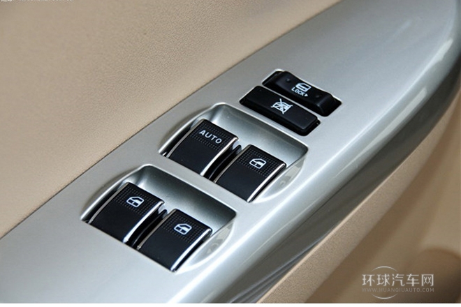 2013款 1.5L 手動舒適型