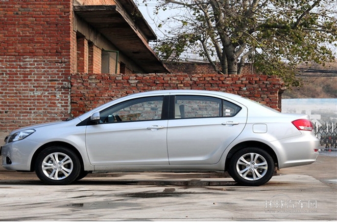 2013款 1.5L 手動(dòng)舒適型