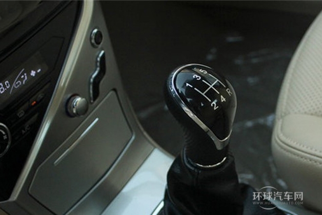 2013款 1.5L 手動(dòng)豪華型