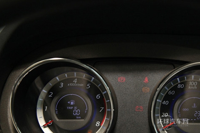 2013款 1.5L CVT豪華型