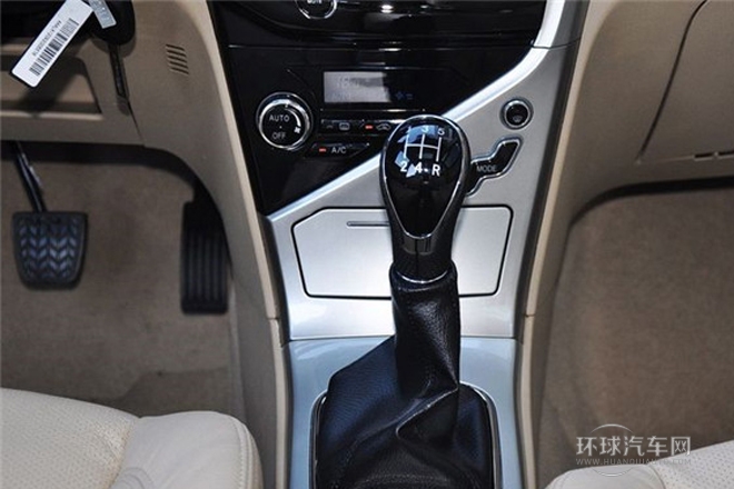 2013款 1.5L 手動精英型