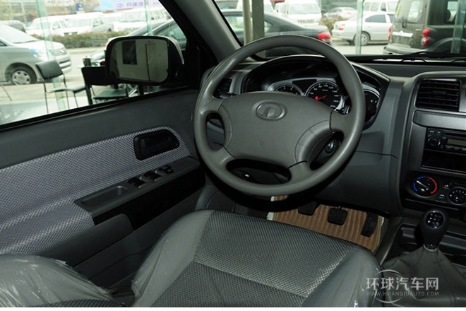 2011款 2.4L公務(wù)版 豪華型 兩驅(qū)小雙排