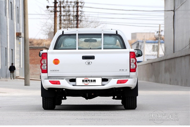 2011款 2.4L公務(wù)版 豪華型 兩驅(qū)小雙排