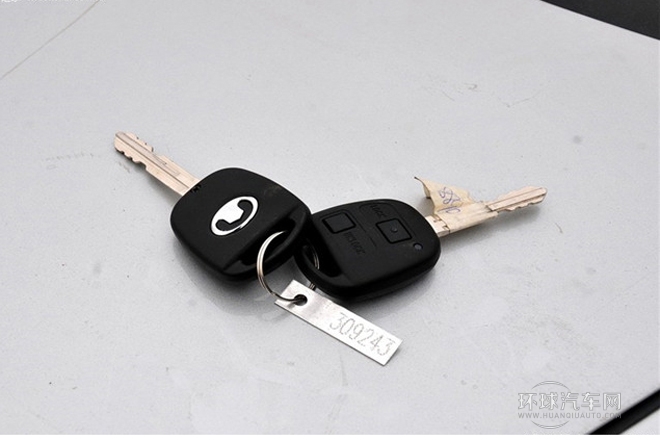 2011款 2.4L公務版 豪華型 四驅小雙排