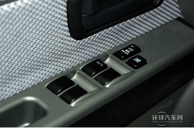 2011款 2.4L公務版 豪華型 四驅大雙排