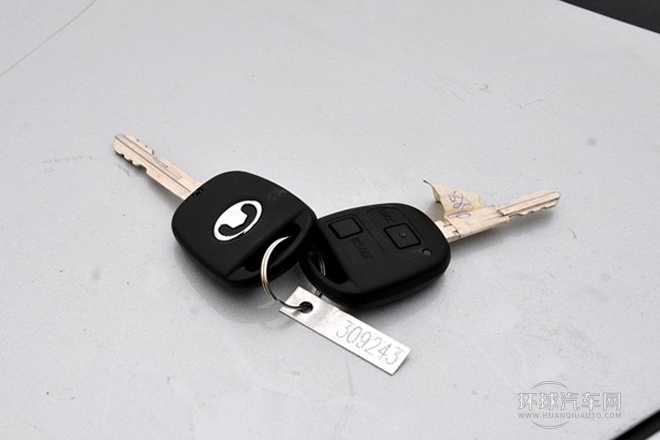 2011款 2.8T公務版 豪華型 兩驅小雙排