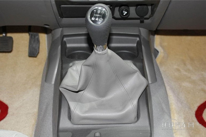 2011款 2.8T公務(wù)版 豪華型 四驅(qū)小雙排