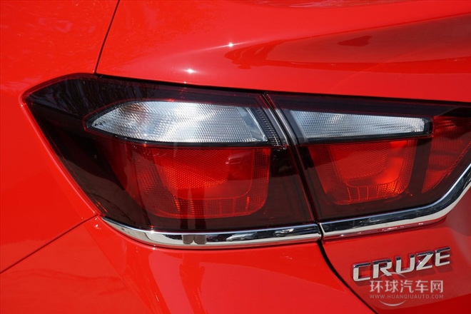 2015款 1.5L 自動時尚版