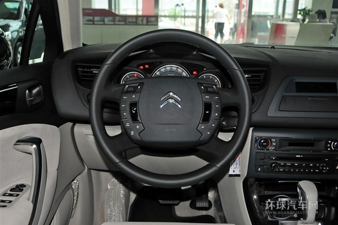 2014款 2.0L 自動尊悅型