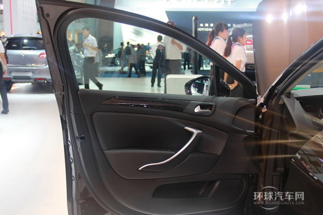 2014款 2.3L 自動尊貴型