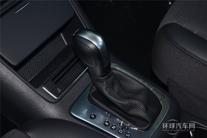 2015款 1.8TSI 手動(dòng)兩驅(qū)風(fēng)尚版