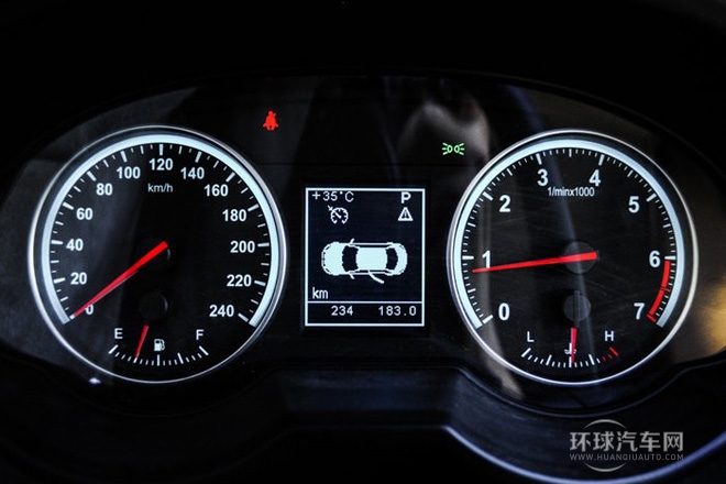 2014款 1.5T 自動四驅(qū)豪華型