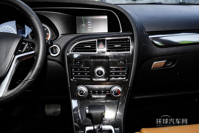 2014款 1.5T 自動四驅(qū)豪華型