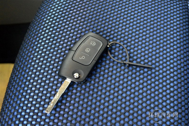 2014款 兩廂經(jīng)典 1.8L 手動酷白典藏版