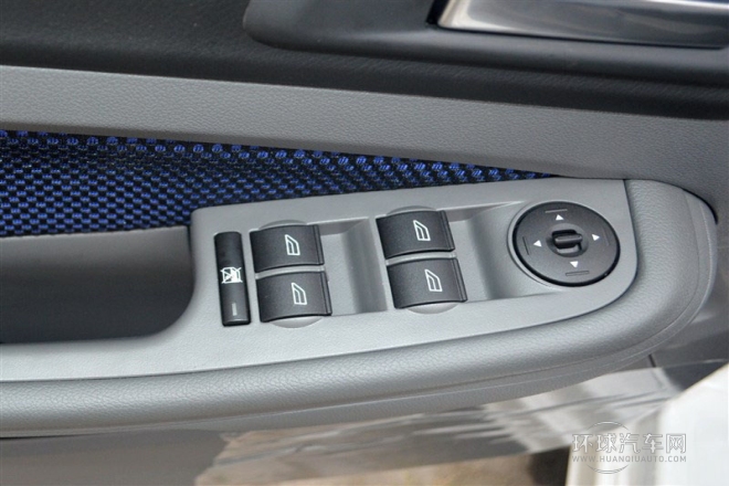 2014款 兩廂經(jīng)典 1.8L 手動(dòng)酷白典藏版